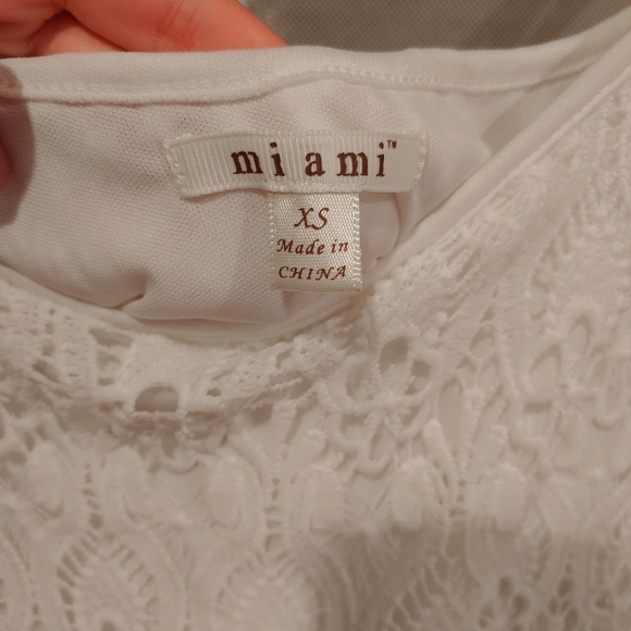 Lace Romper - Picture 3 of 3